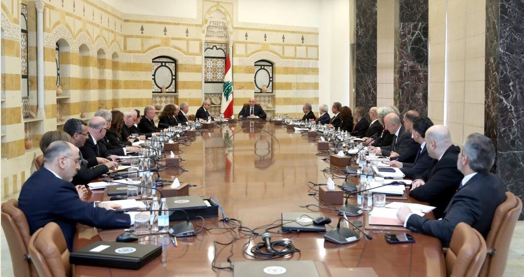 رئيس الجمهورية في مجلس الوزراء: الأساس هو استعادة الثقة بلبنان داخليًا وخارجيًا