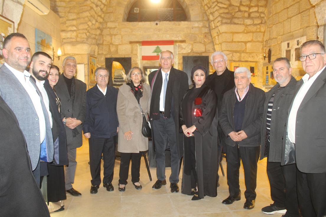 السفير الفرنسي أمضى أمسية رمضانية مميزة في صيدا وجال برفقة رئيس البلدية في رحاب المدينة القديمة وتناول السحور بمشاركة وزراء ونواب وشخصيات
