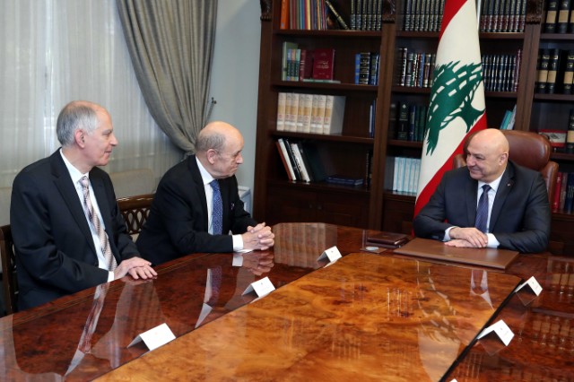 رئيس الجمهورية بحث مع لودريان أجواء زيارته المرتقبة الى فرنسا يوم الجمعة المقبل