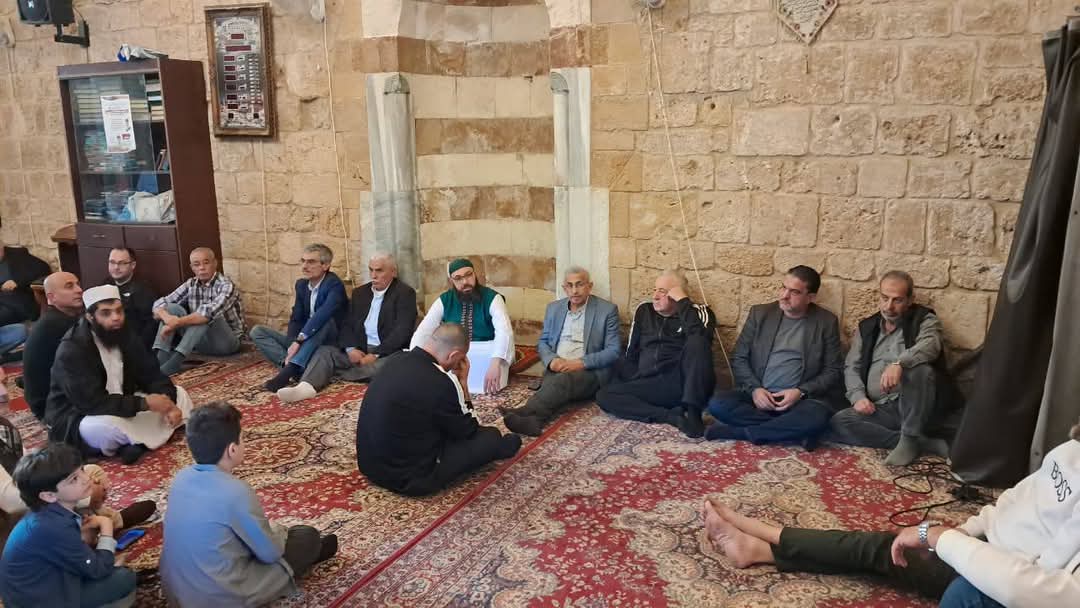 أسامة سعد أدّى صلاة عيد الفطر في الجامع العمريّ الكبير، وزار الأضرحة في جبانة صيدا