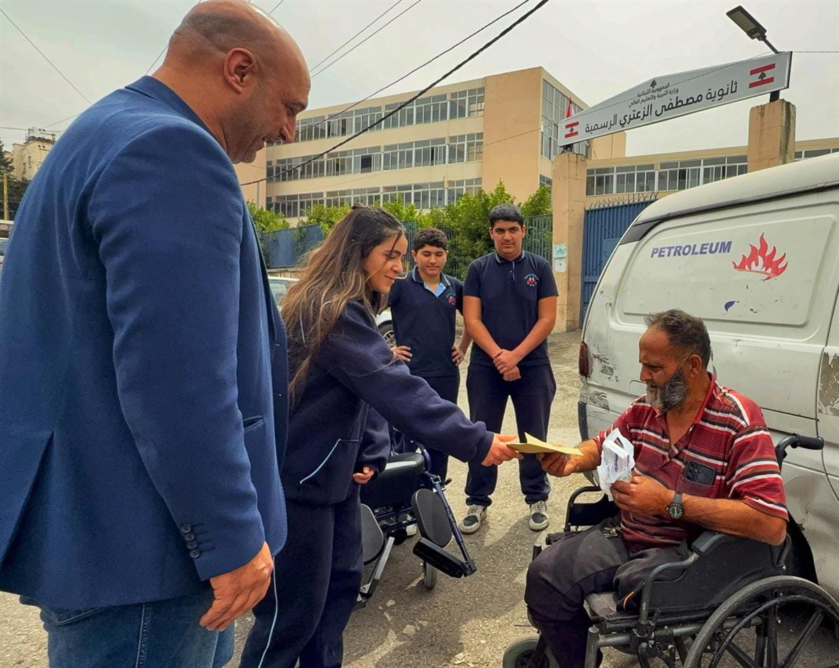 في عيد الفطر.. "العطاء يجمعنا" مبادرة إنسانية لطلاب ثانوية الحاج بهاء الدين الحريري