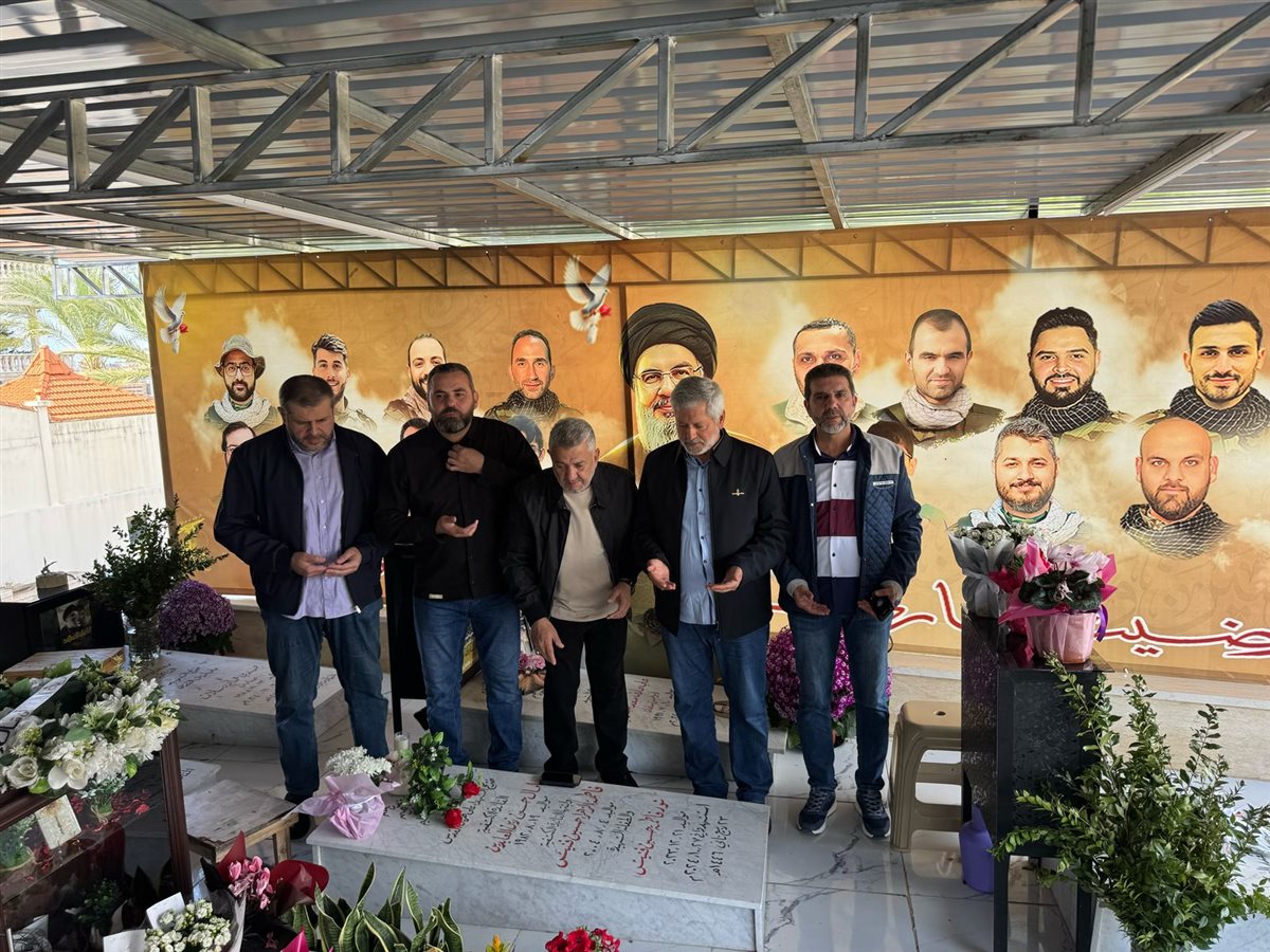 وفد من حزب الله زار أضرحة الشهداء في صيدا والجوار بمناسبة عيد الفطر المبارك