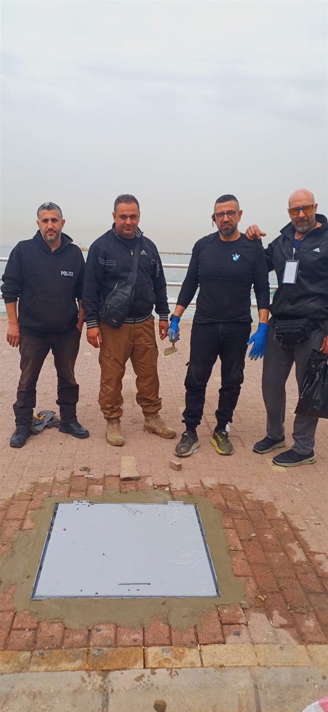 بلدية صيدا تواصل حملة صيانة وتأمين أغطية للريغارات التي تتعرض للسرقة وتنوه بمبادرة النادي اللبناني للدراجات النارية تأمين وتركيب غطاءين معدنيين