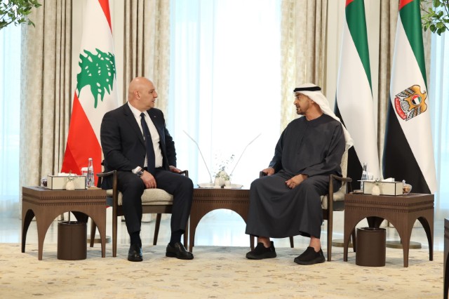 بالفيديو : قمة لبنانية - اماراتية بين الرئيس عون والشيخ محمد بن زايد آل نهيان في ابو ظبي: توافق على اهمية تعزيز العلاقات الثنائية لما فيه خير البلدين والشعبين الشقيقين