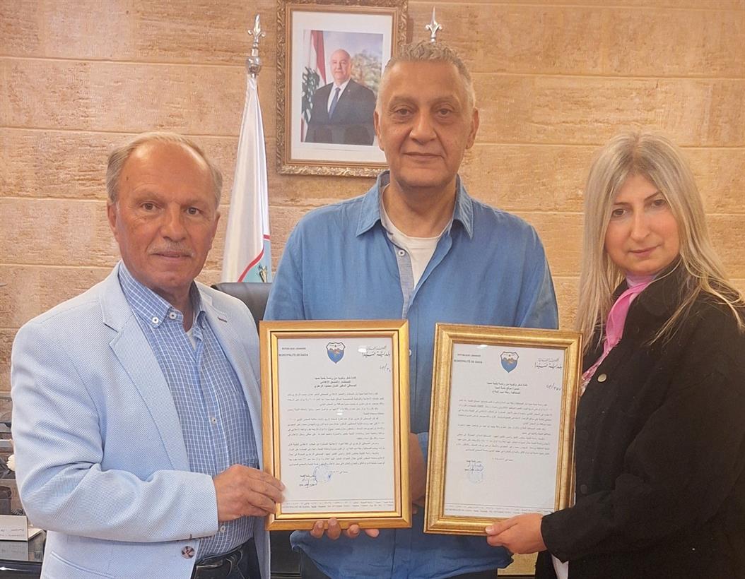 بلدية صيدا كرّمت الناطقَين بإسمها خبراً وصورة الزميلين غسان الزعتري ورئيفة الملاح