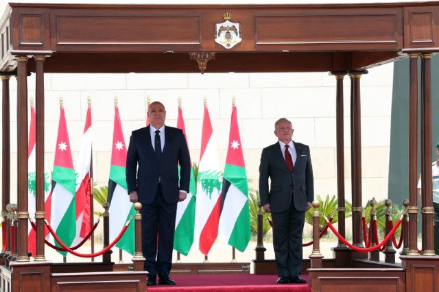 قمة لبنانية -اردنية في قصر بسمان في عمان توافق على اهمية تعزيز العلاقات اللبنانية -الاردنية ومواصلة البناء عليها بما يخدم المصالح المشتركة والقضايا العربية ويحقق استقرار المنطقة