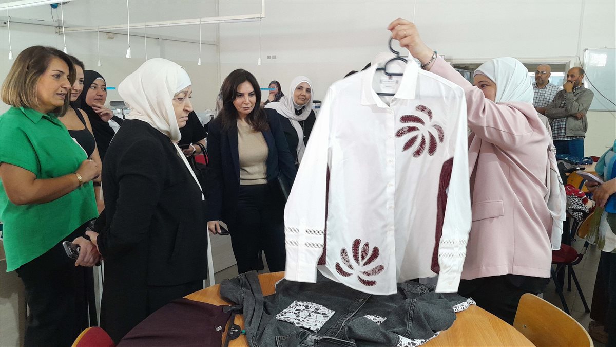 بهية الحريري تفقدت دورات 'التدريب المهني' و'أناملنا' و'سيسكو' في مؤسسة الحريري