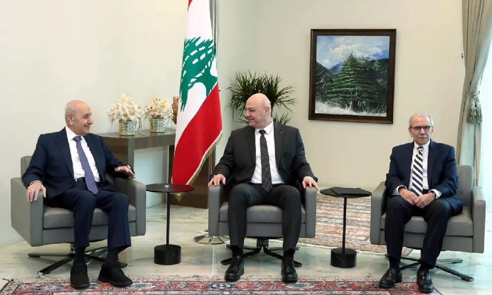 اجتماع رئاسيّ ثلاثيّ قبيل وصول برّاك