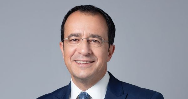 الرئيس القبرصي اكد للرئيس عون أهميه لبنان في المنطقة وعمق العلاقات بين البلدين وسبل تعزيز التعاون