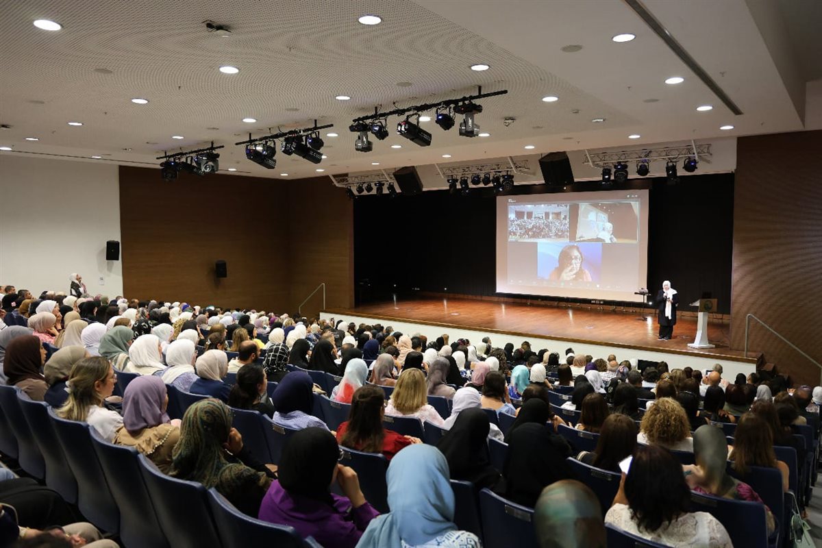 تنفيذاً لمذكرة تفاهم بين وزارة التربية ومؤسسة الحريري ومنظمة البكالوريا الدولية لبنان يدرب 500 معلم من المدارس الرسمية على برنامج السنوات الإبتدائية (PYP)