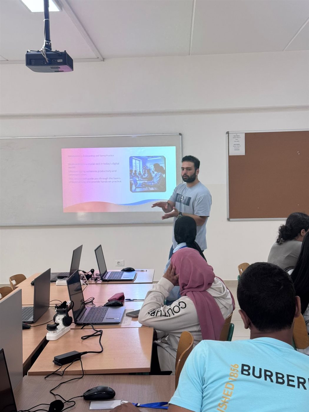 جمعية محمد زيدان للإنماء في صيدا تُطلق دورة صيفية لتعليم اللّغة الإنجليزية والكمبيوتر للمبتدئين