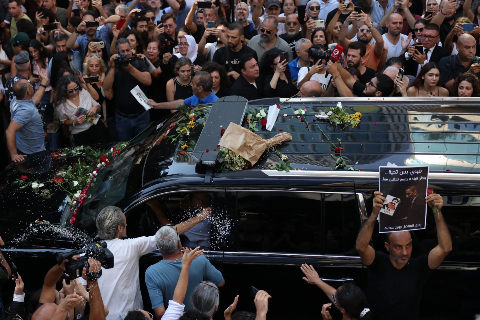 بالفيديو- جثمان زياد الرحباني يُشيَّع إلى مثواه الأخير