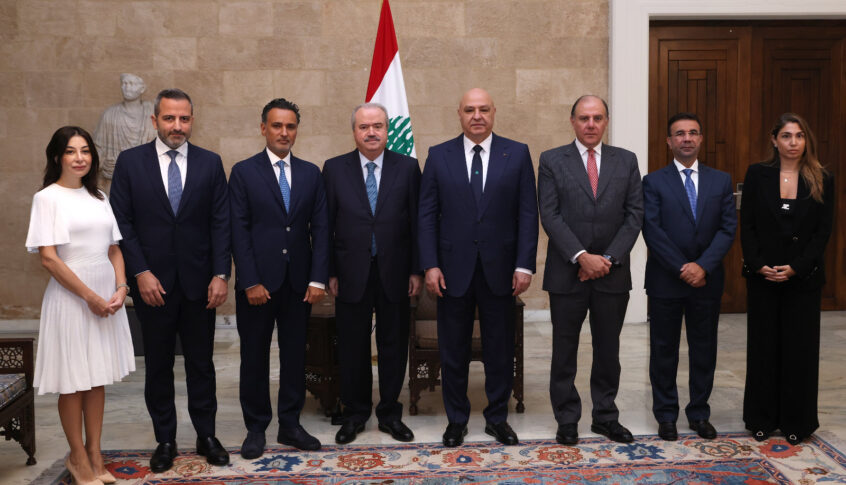 سلام في بعبدا ونواب حاكم مصرف لبنان وأعضاء لجنة الرقابة يؤدّون اليمين