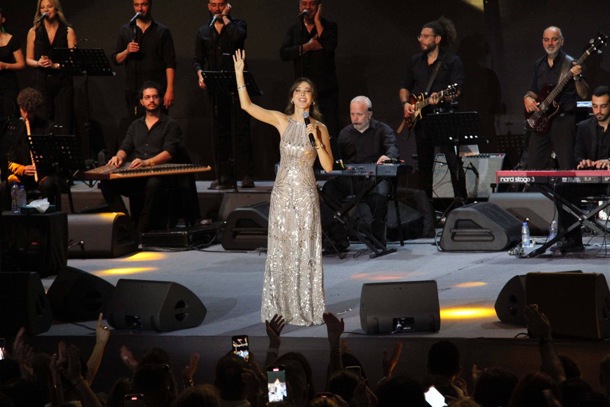 بالفيديو : نانسي عجرم 'ولّعت الجو' في الليلة الثانية من مهرجانات صيدا الدولية