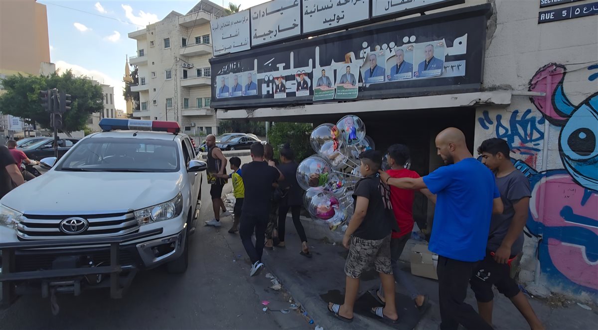 بلدية صيدا بالتعاون مع قوى الأمن الداخلي وشرطة البلدية ومؤسسة أبو مرعي تعالج ظاهرة التسول في صيدا