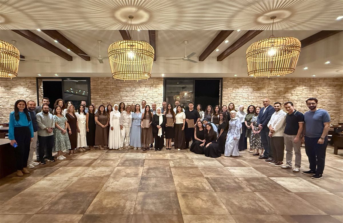 برعاية مؤسسة الحريري ثانوية رفيق الحريري كرّمت طلابها المتفوقين في الثانوية العامة