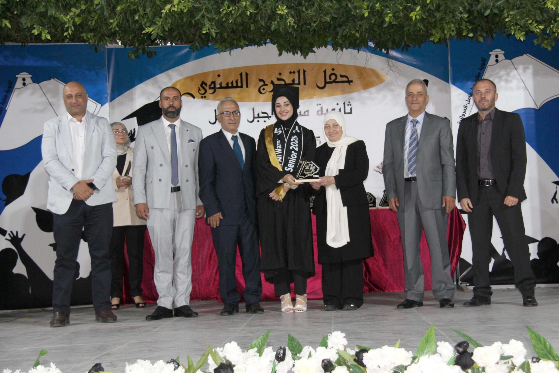 بهية الحريري رعت تخريج طلاب "منارة جبل عامل" في المروانية: يثبتون أن الجنوب يظل شعلة النّور والتّجدّد