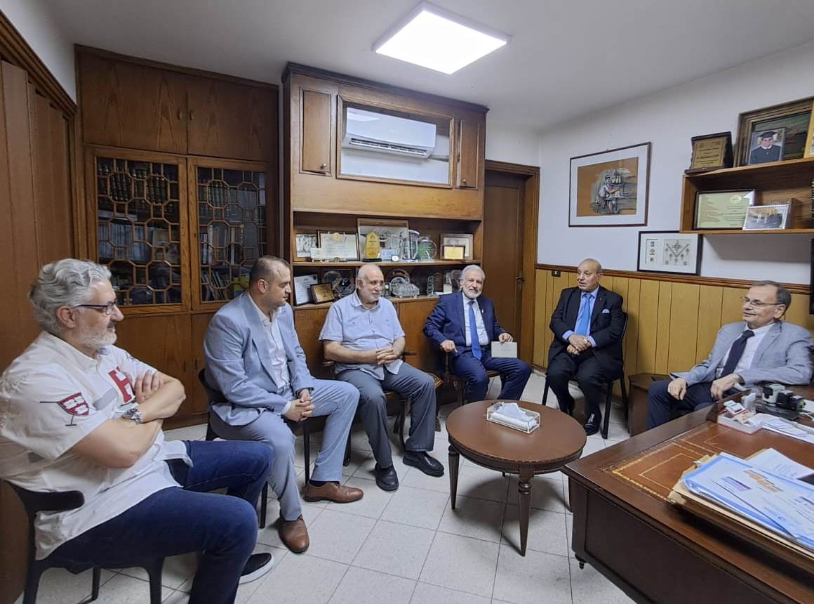 البزري يستقبل وفدًا من مؤسسة محمود عباس ويوجَّه إليه دعوة لحضور حفل تكريم الخريجين