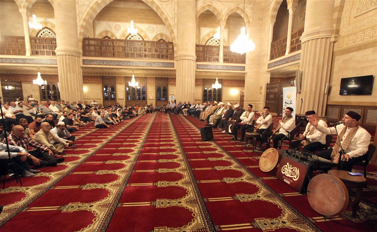 'مجمع مسجد الحاج بهاء الدين الحريري' أقام أمسية إنشادية بذكرى المولد الشريف أحيتها 'فرقة المادحين -الأخوين مزرزع'