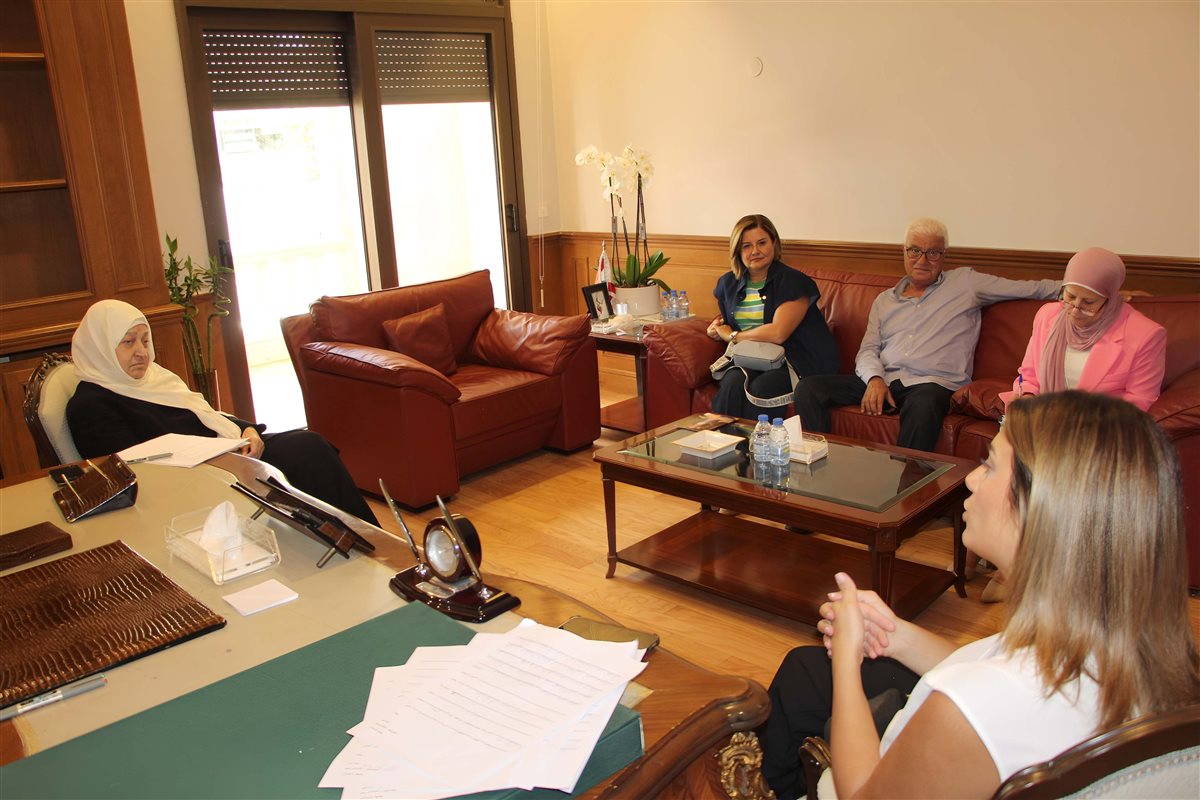 بهية الحريري تسلمت من مزيّن الصباغ دعوة لمهرجان 'PADEL ON THE WHEELS' لـ جمعية 'Up.Handi.Cup'