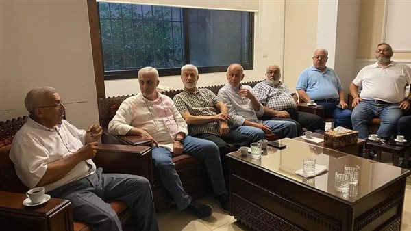 سعد يلتقي مخاتير صيدا لمناقشة التحديات المعيشية