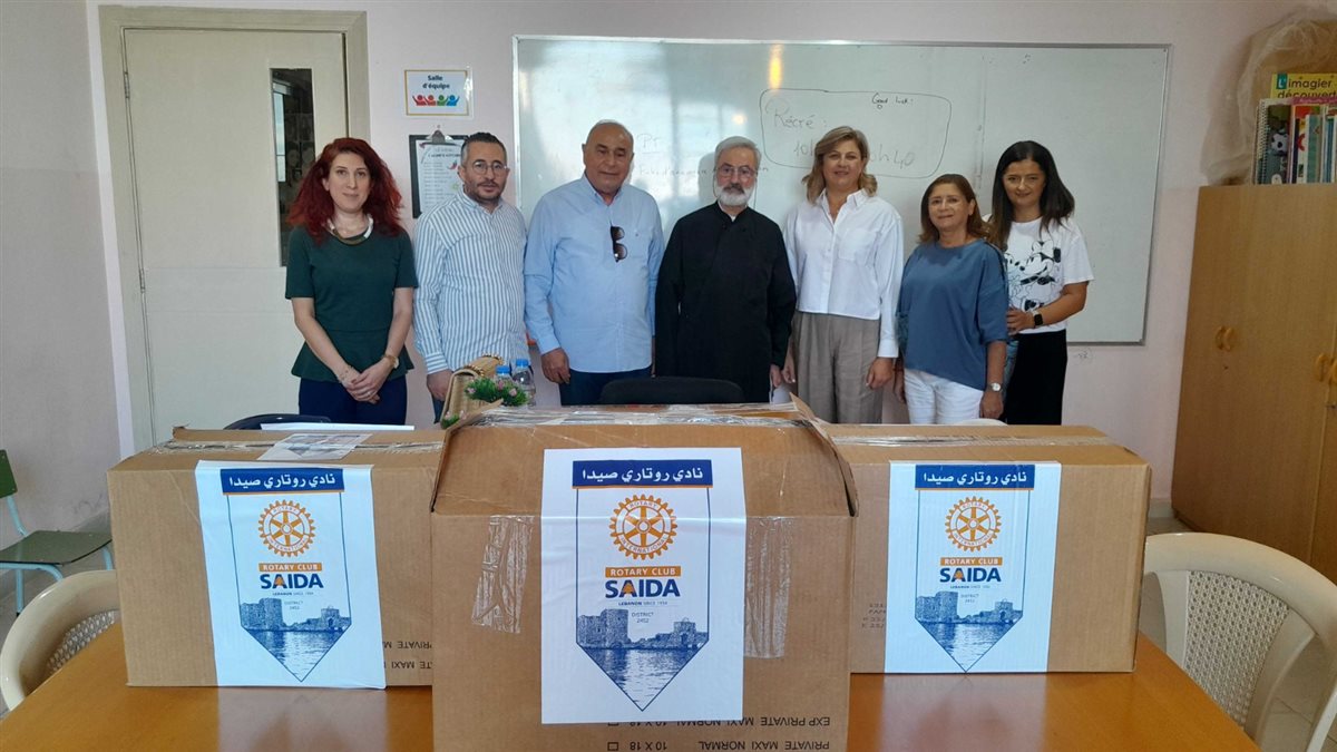 روتاري صيدا بدعم من 'C.G.FUND-Lebanon' قدم حقائب وقرطاسية لطلاب ترعاهم جمعية 'أهلنا' والمدرسة المختصة 'موزاييك' - دار العناية