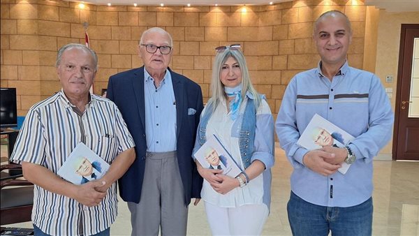 الرئيس محمد زهير السعودي وقّع للصحافيين السفير غسان الزعتري ورئيفة الملاّح ورأفت نعيم كتابا عنه بعنوان: صيدا حكاية حب: سيرة ومسيرة