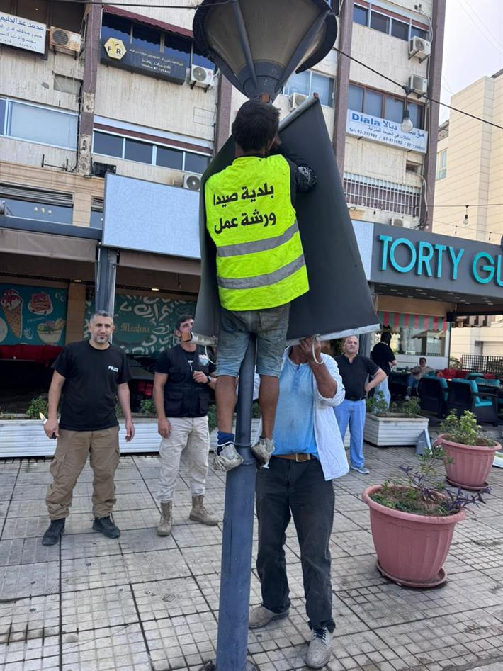 شرطة بلدية صيدا تواصل تسيير دورياتها ليلا ونهارا وتزيل مخالفات وتعديات في أحياء مختلفة