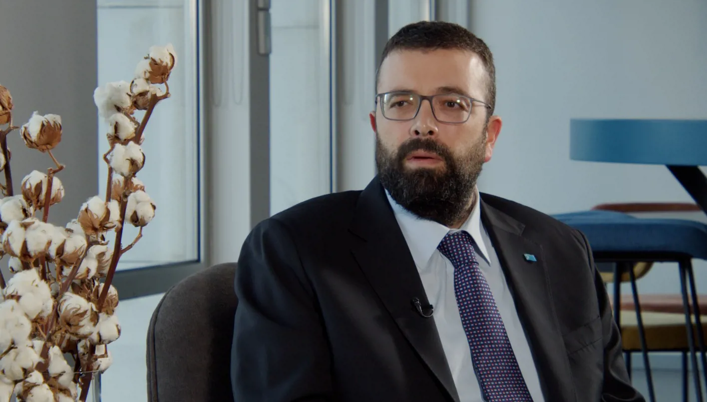 "أحمد الحريري يستذكر رفيق الحريري في ذكرى ميلاده الـ٨١: رحم الله من قال: "ما حدا أكبر من بلده"