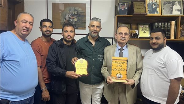 البزري يستقبل الكابتن مصطفى الحلاق ويهنّئه على نيله جائزة أفضل لاعب في صيدا