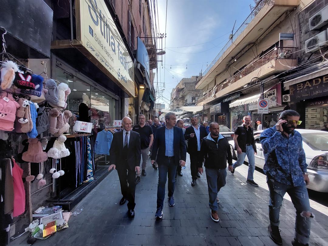 جولة تفقدية مشتركة لرئيس بلدية صيدا ورئيس جمعية التجار على سوق صيدا التجاري للإطلاع على أوضاعه وإحتياجاته وتقييم خطط تنظيمه وتأهيله