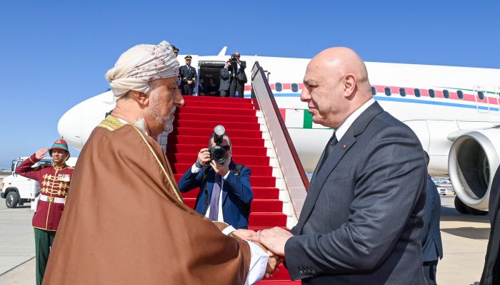 بالفيديو: الرئيس اللبناني يغادر سلطنة عُمان بعد زيارة رسمية استغرقت يومين
