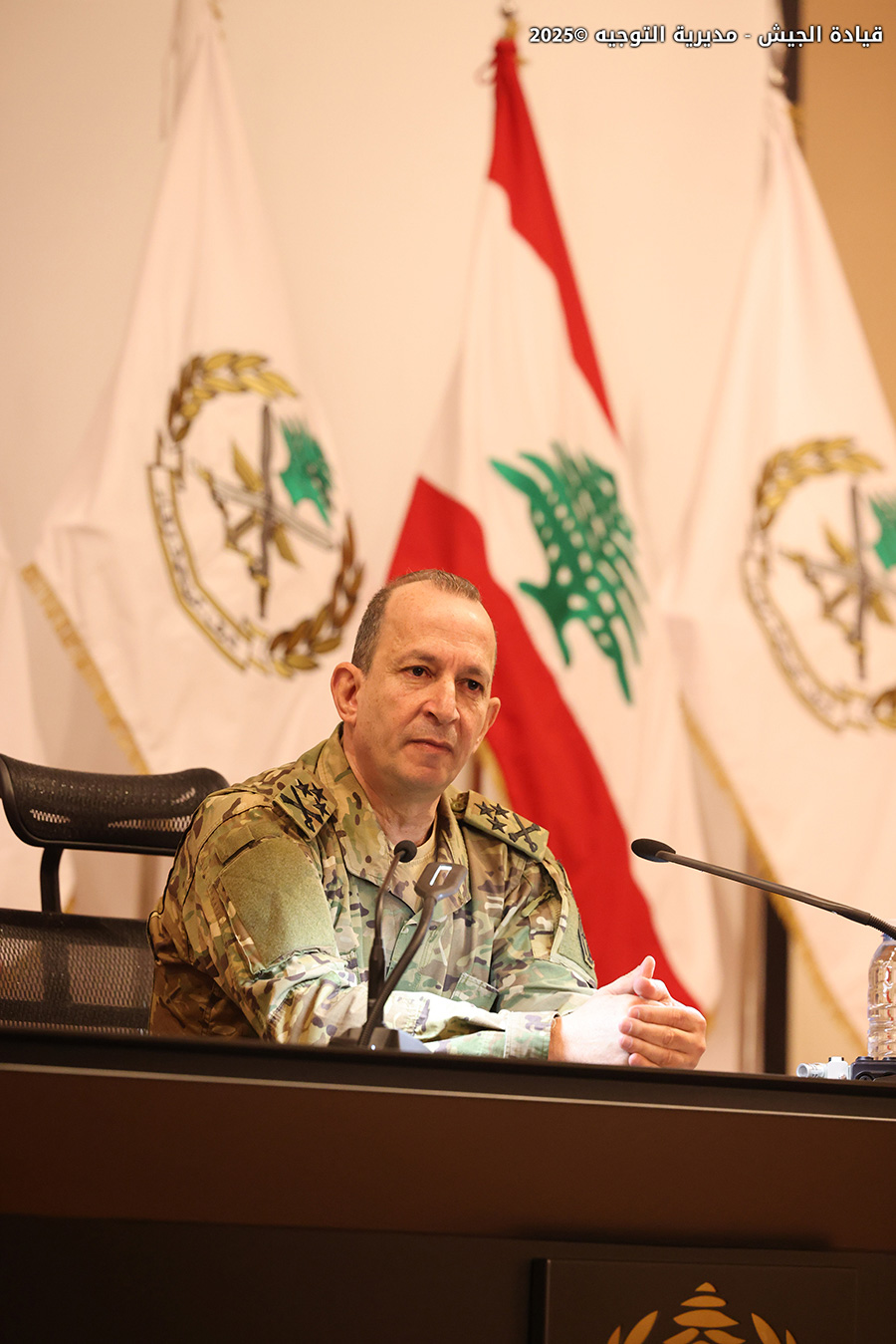 اجتماع قائد الجيش مع أركان القيادة وقادة الوحدات والأفواج العملانية