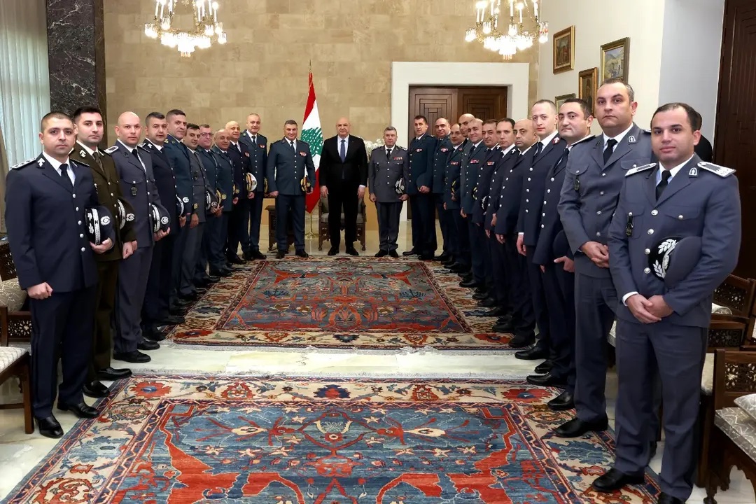 عون لضباط أمن المطار: مطار رفيق الحريري واجهة لبنان ومسؤوليتكم الحفاظ عليه أمام العالم