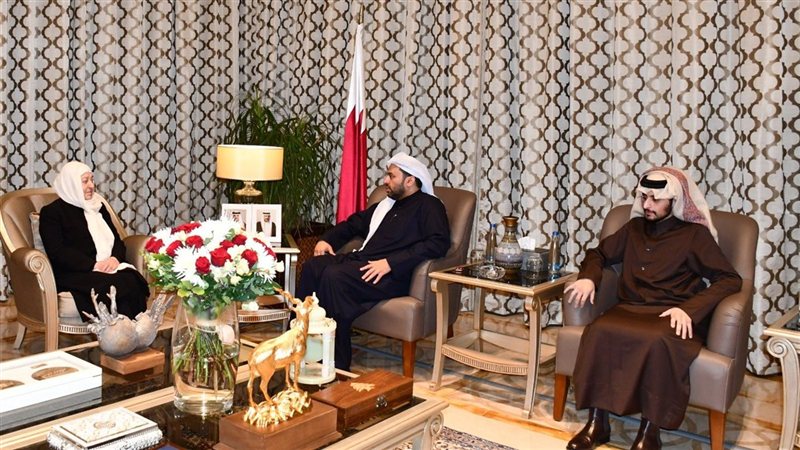 الوزير القطري د. الخليفي يستقبل بهية الحريري ونجلها نادر الحريري