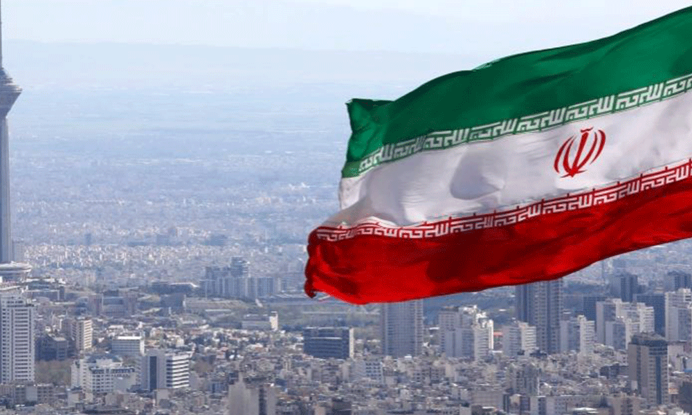طهران تنفي: لا اتصالات مباشرة أو عبر وسطاء مع أميركا