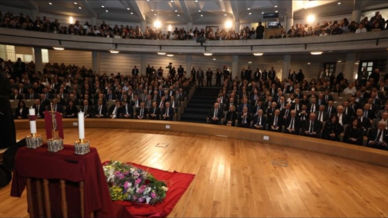 الرئيس عون واللبنانية الأولى حضرا رتبة سجدة الصليب في جامعة الروح القدس-الكسليك والرئيس العام للرهبانية المارونية: أُرهقنا من الحروب والاضطرابات