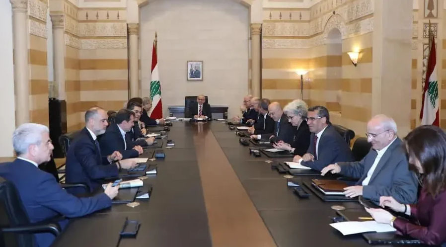 اجتماع السرايا اليومي.. سلام عرض وقف النار وتسهيلات العودة والإيواء