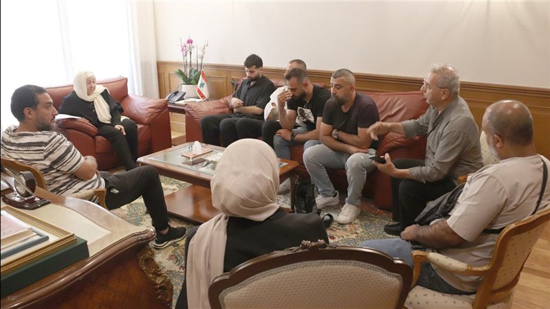 بهية الحريري تستقبل وفداً من عائلات ضحايا وجرحى حادثة حافلة المعتمرين في درعا