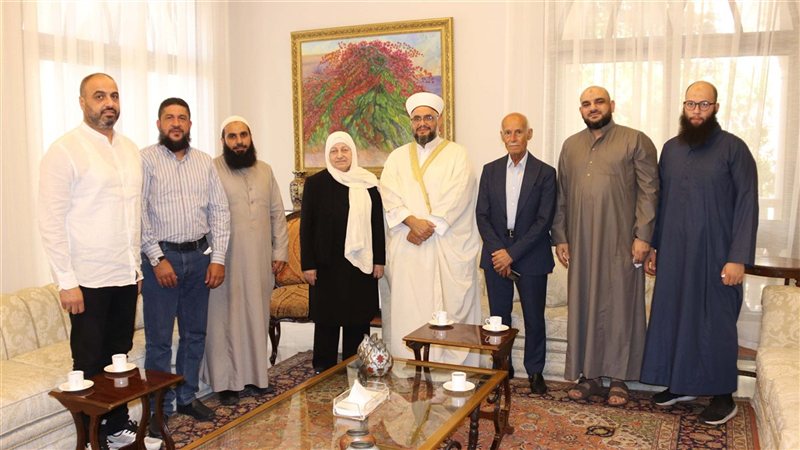 بهية الحريري تستقبل وفد 'المبادرة الصيداوية لإقرار قانون العفو العام ورفع المظلومية'