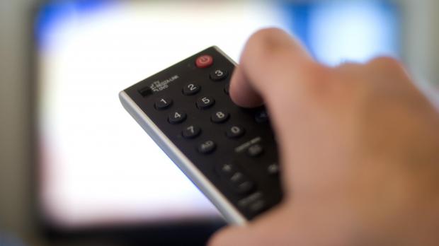 التلفاز يهدد عظامكم