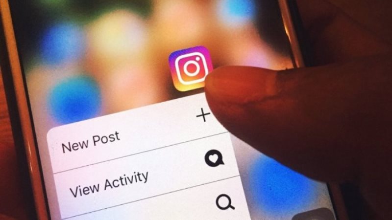 ميزة جديدة من إنستغرام تتيح للمستخدم مشاركة أكثر من صورة في القصص