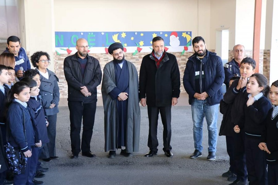 وفد من إدارة وطلاب ثانوية المهدي الغازية يجول على مدارس وفعاليات مغدوشة والمعمرية ودرب السيم مهنئا بالميلاد المجيد