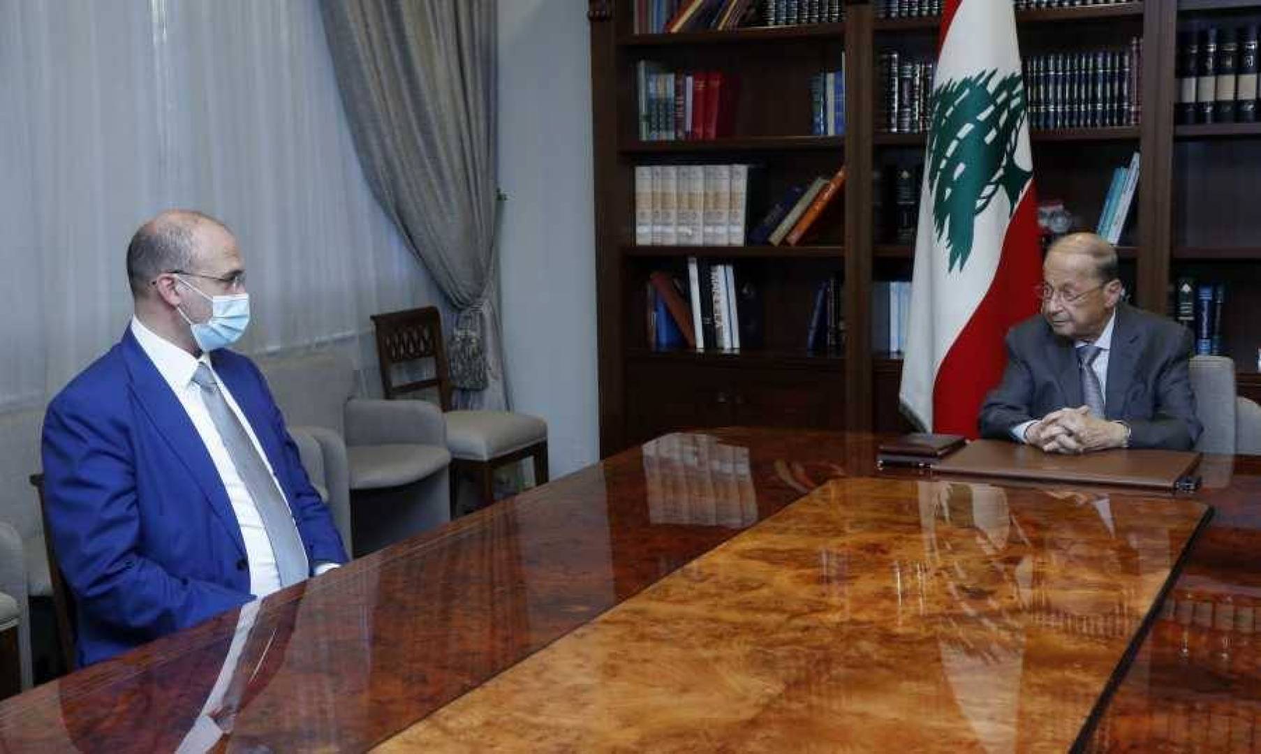 عون يعرض مع حسن أزمات القطاع الصحي