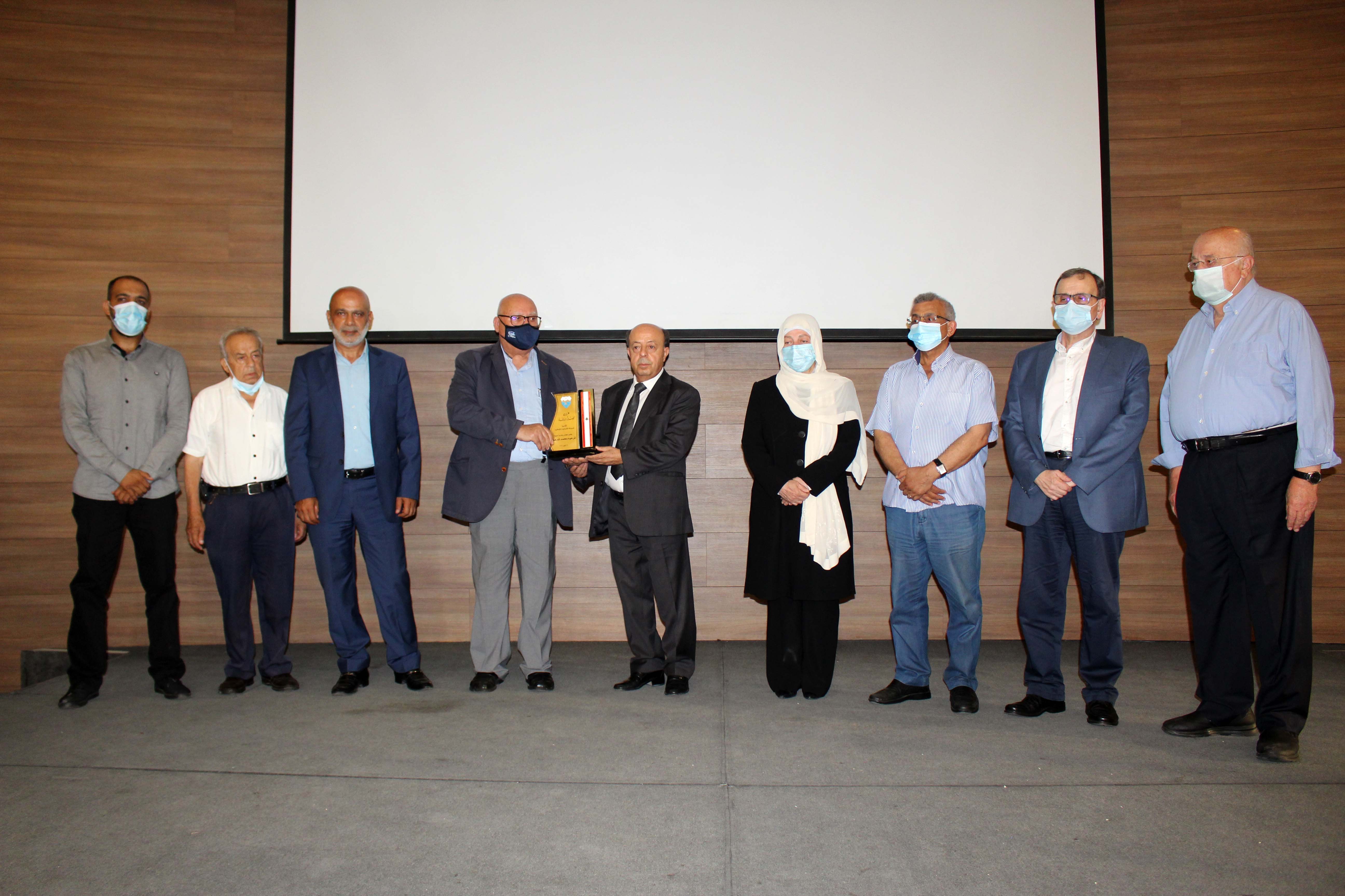 تأبين عضو مجلس بلدية صيدا قبرصلي بحضور الحريري وسعد