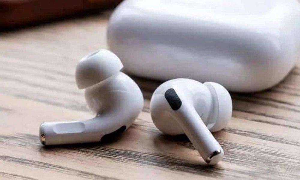 هل تطلق &ldquo;أبل&rdquo; سماعات &ldquo;AirPods 3&rdquo; قريبا؟