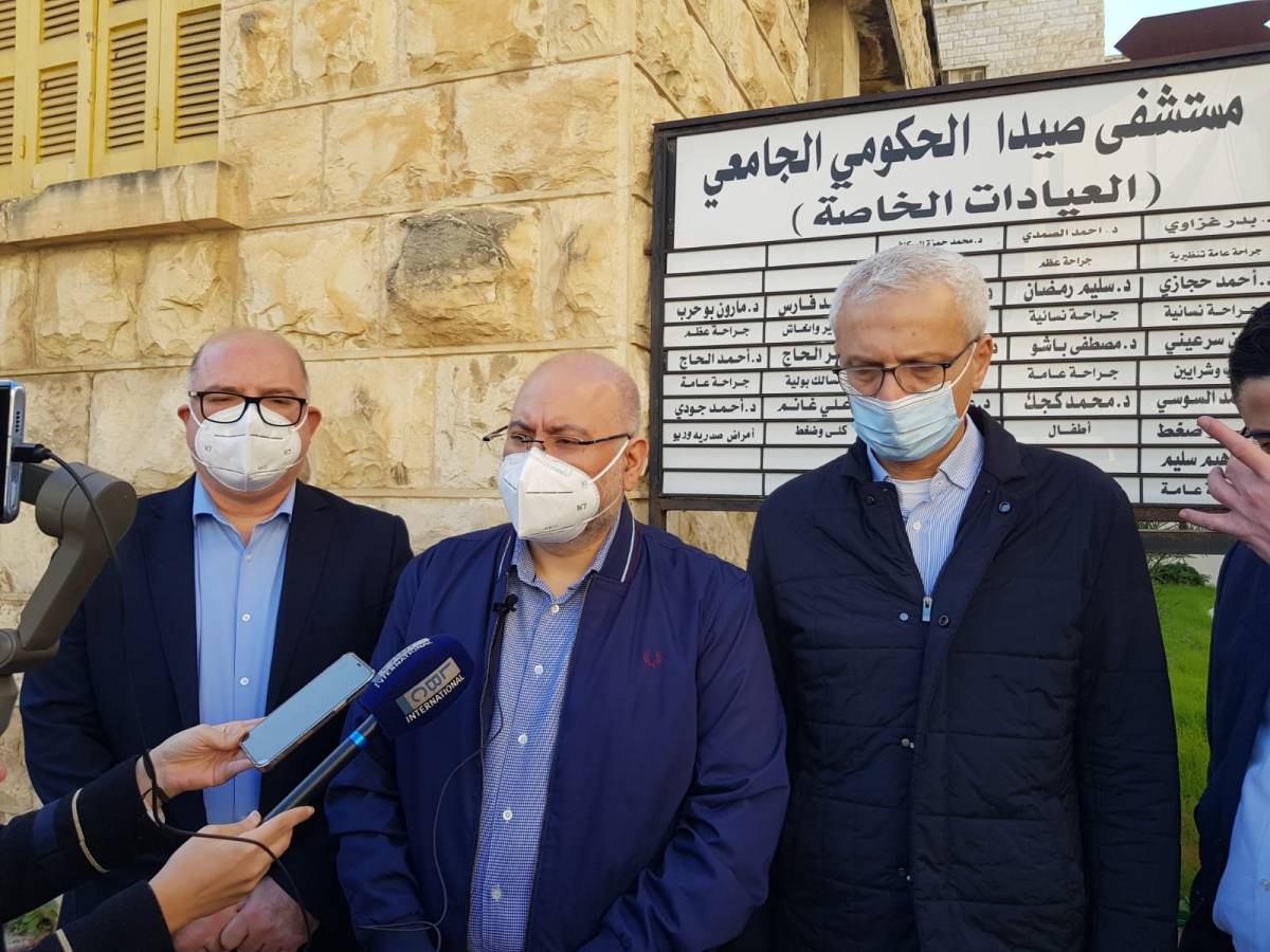 بالصور..أبيض متفقدا ماراثون فايزر في "صيدا الحكومي": 20 عيادة نقالة للتلقيح في المدارس!