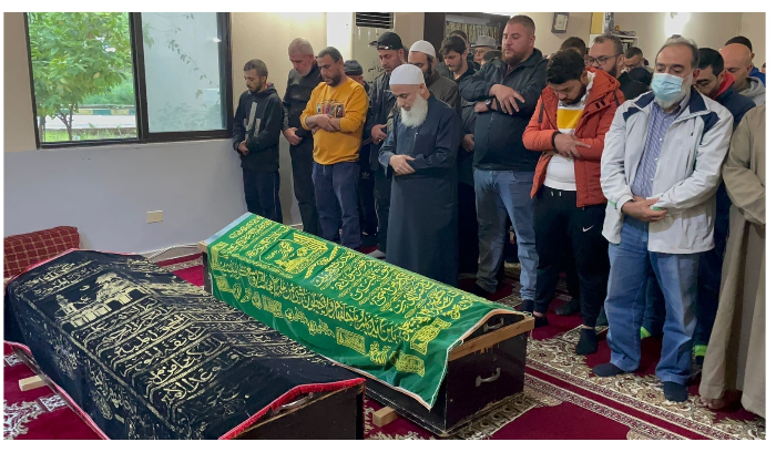 تشييع الطفلتين رزان وريان صالح اللتين توفيتا بحادث تسمم منذ اكثر من اسبوع في صيدا