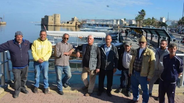 الأزمة تطارد أصحاب مراكب النزهة في صيدا: ضريبة جديدة واحتجاج