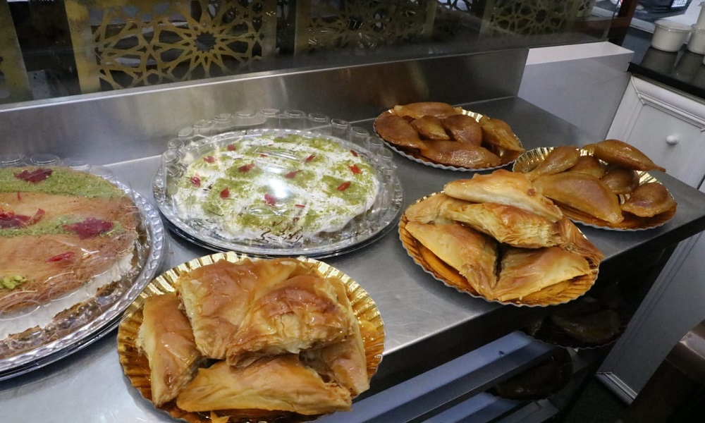 أسعار حلويات رمضان &ldquo;نار&rdquo;!